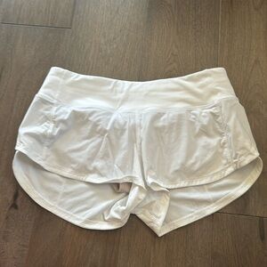 lulu size 4 shorts 2.5 in